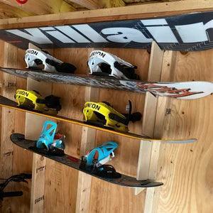 Premium Snowboard Stud Mounted Rack
