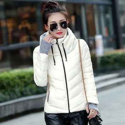 Cozy Women's Winter Jacket - Stylish Hooded Puffer Coat - Korvel