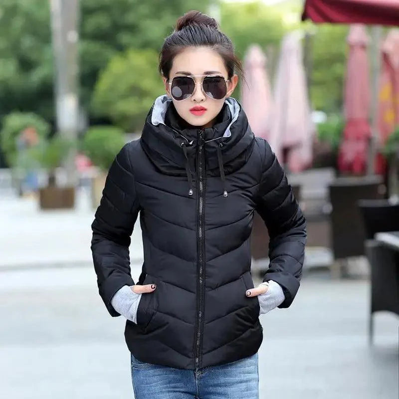 Cozy Women's Winter Jacket - Stylish Hooded Puffer Coat - Korvel