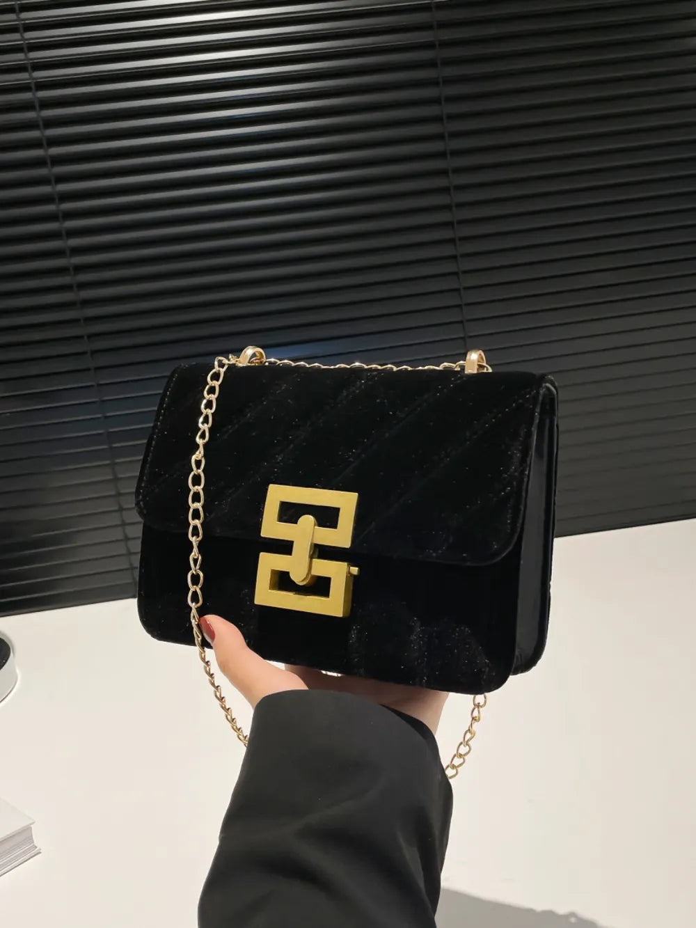 Solid Color Chain Shoulder Bag - Korvel