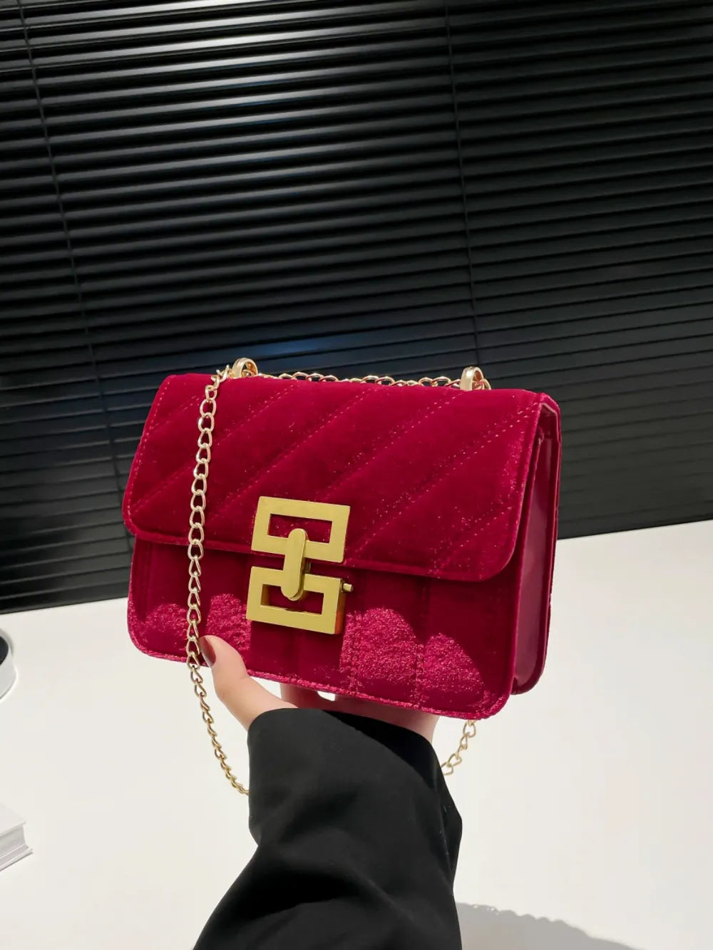Solid Color Chain Shoulder Bag - Korvel