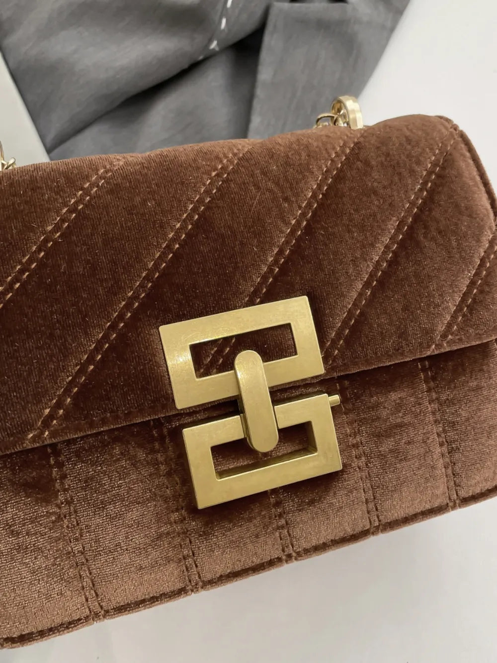 Solid Color Chain Shoulder Bag - Korvel