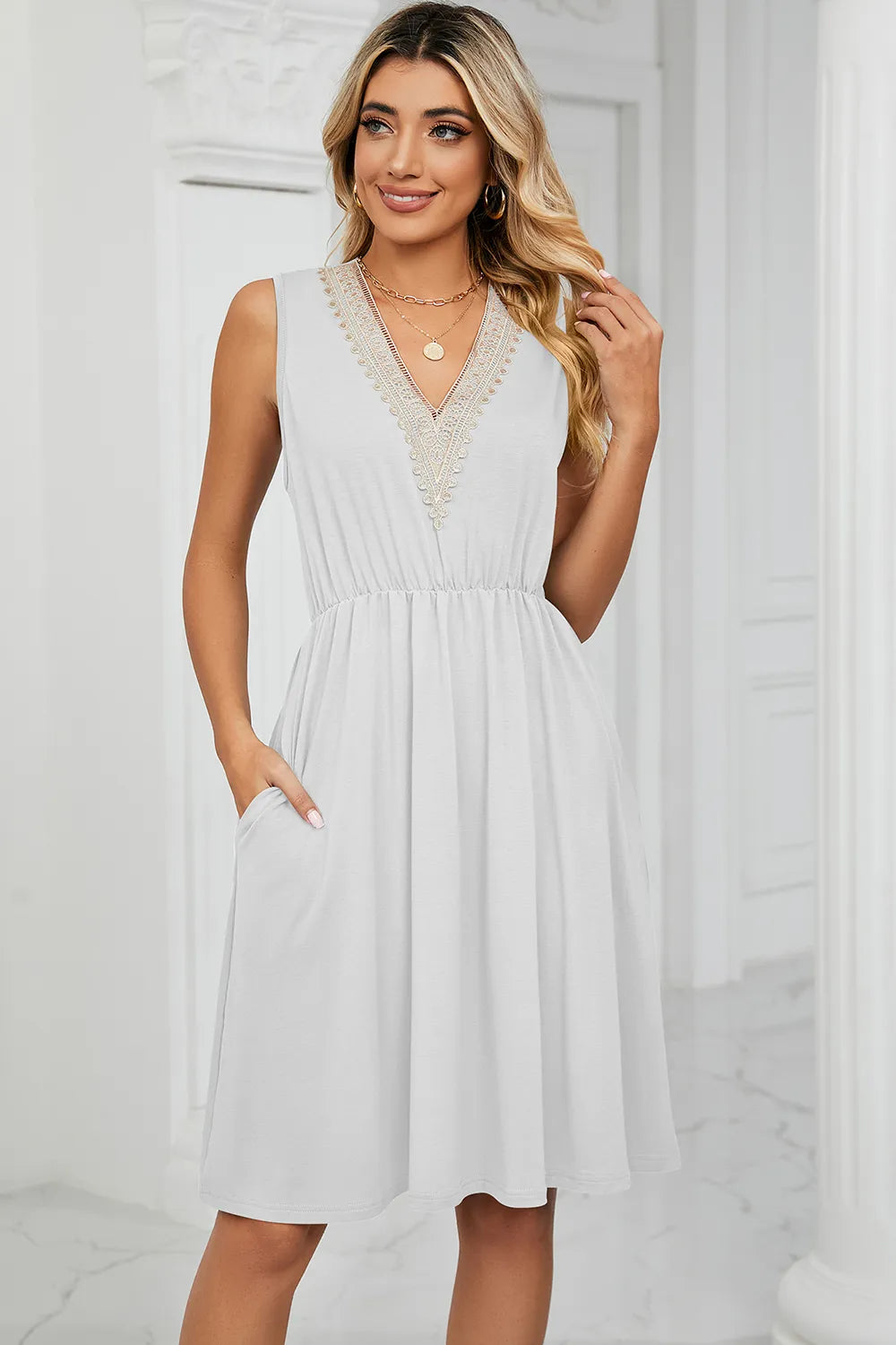Solid color V-neck lace patchwork sleeveless pocket waist cinching dress - Korvel