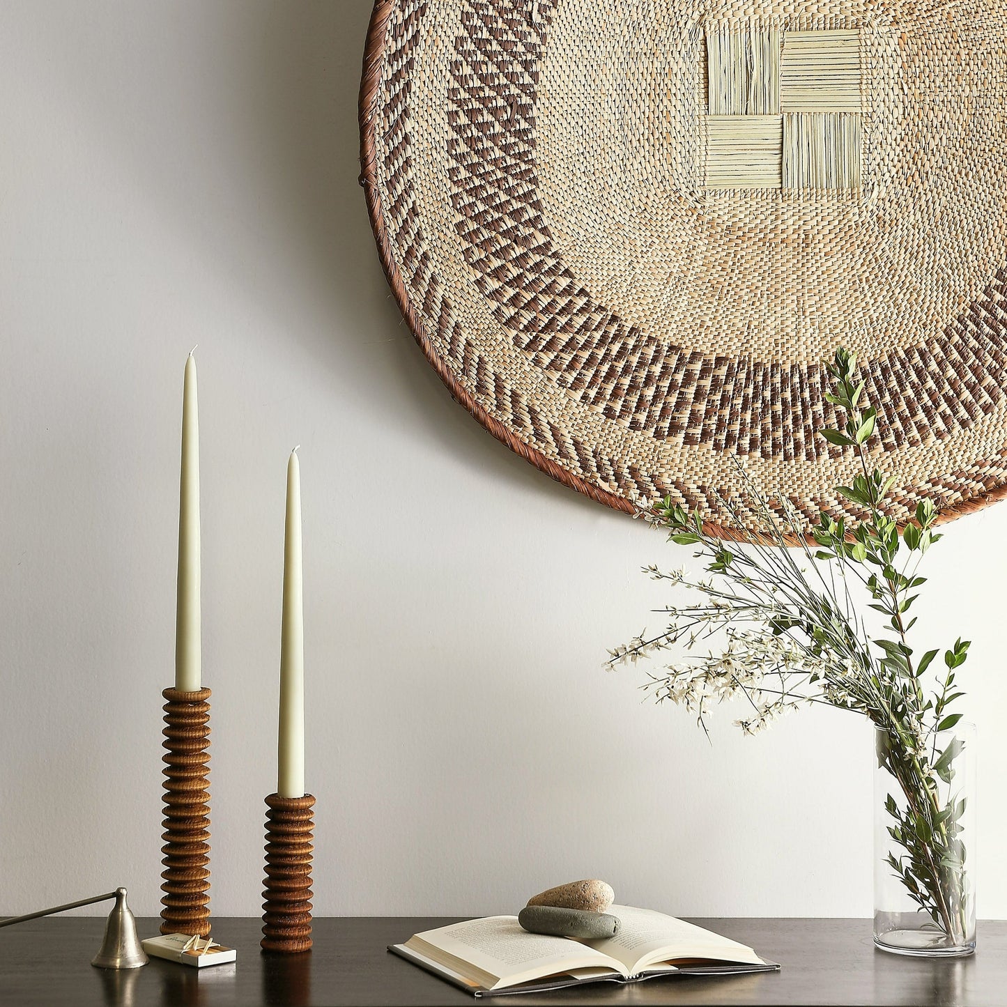 Portavelas Moderno de Madera de Pino en Espiral