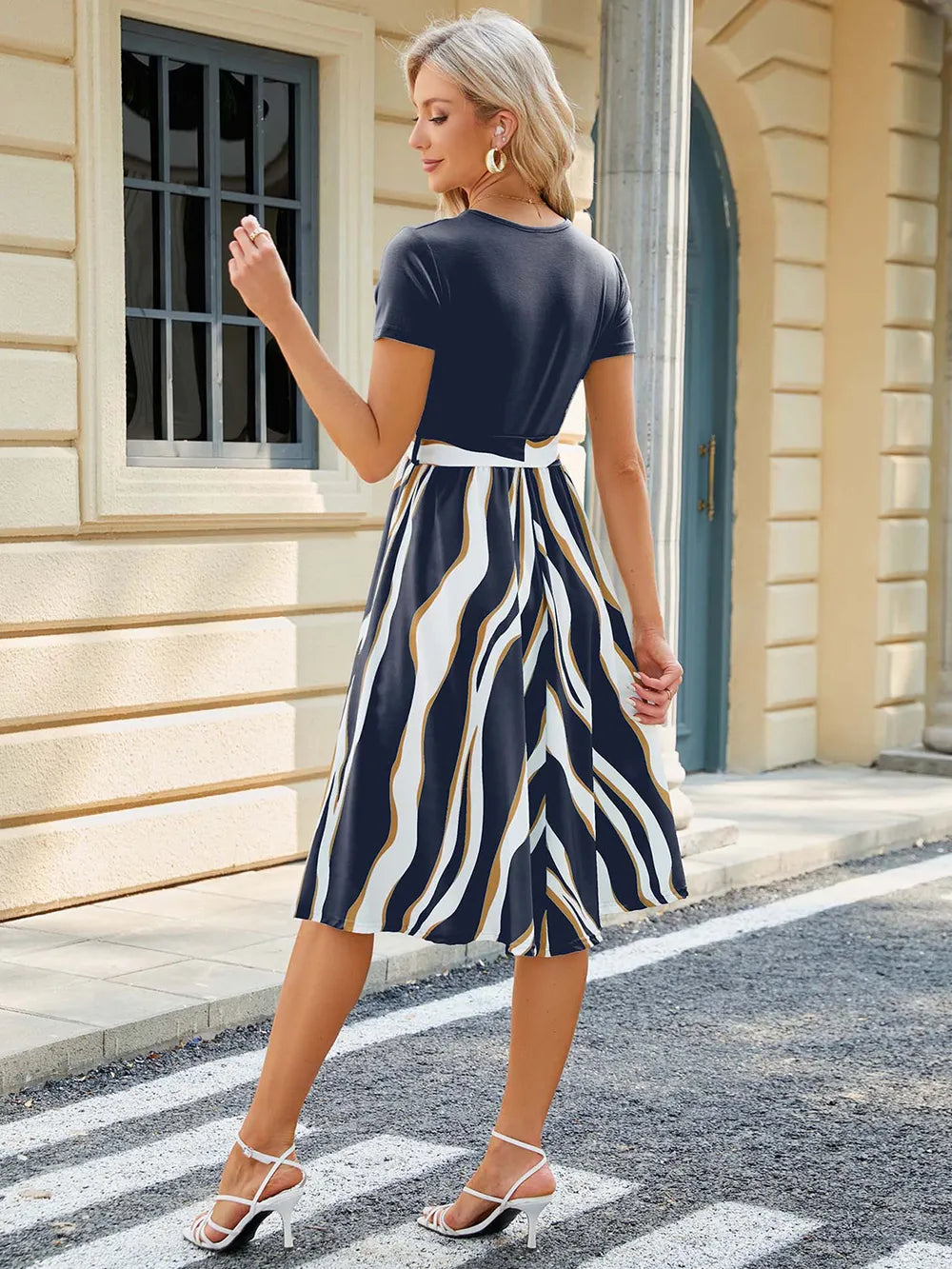 Spring and summer new round neck patchwork printed short sleeved dress with large swing - Korvel