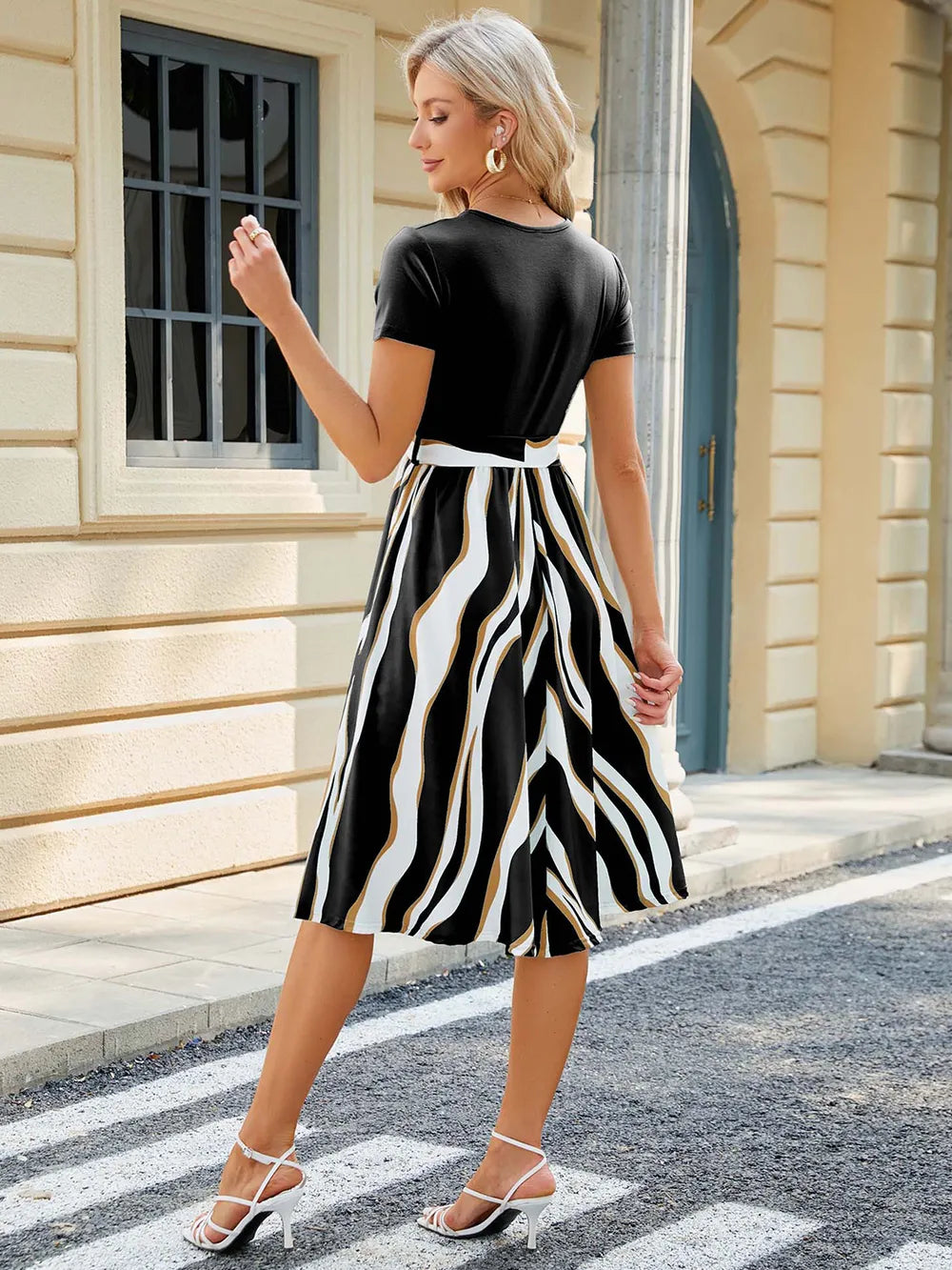 Spring and summer new round neck patchwork printed short sleeved dress with large swing - Korvel