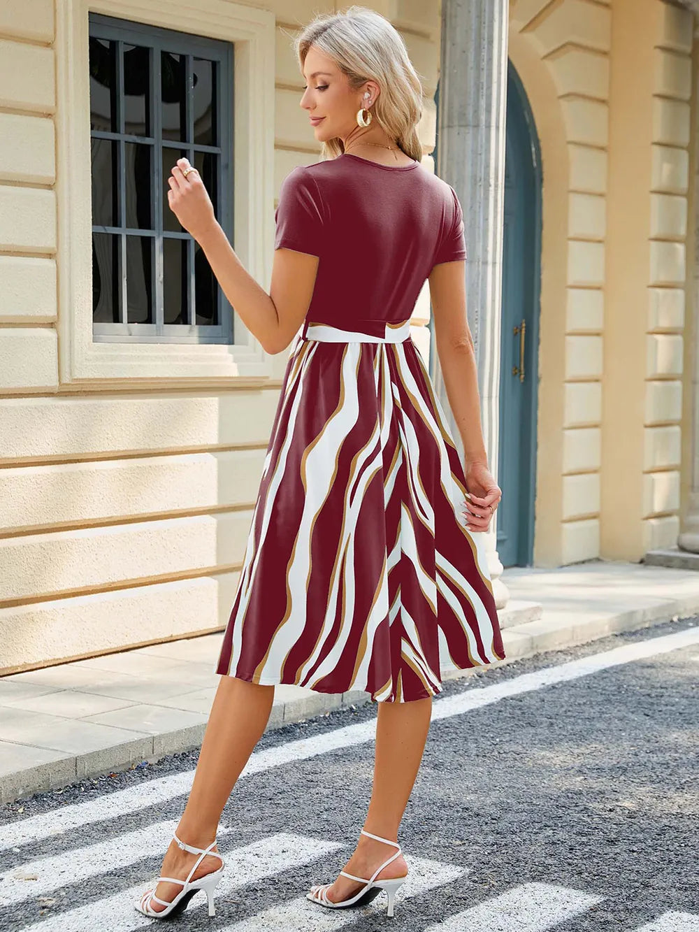 Spring and summer new round neck patchwork printed short sleeved dress with large swing - Korvel