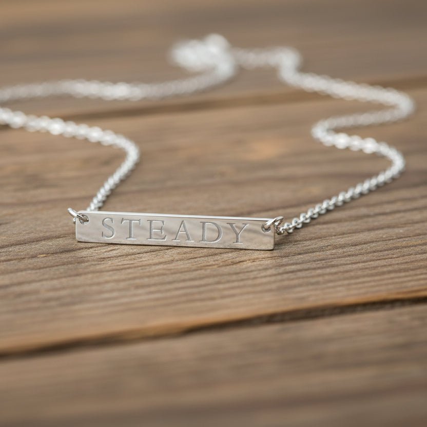 Collar de barra STEADY – Joyería minimalista para el uso diario