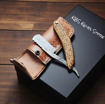 Damascus Steel Straight Razor – Artisan Crafted with Walnut Handle - Korvel