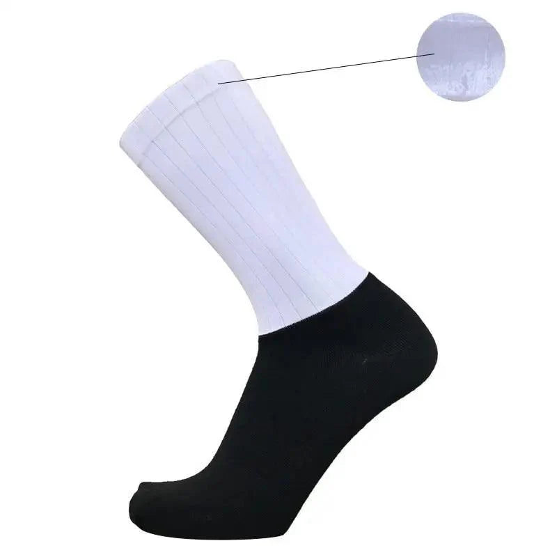 Chaussettes de cyclisme respirantes et élégantes pour hommes - Design moderne