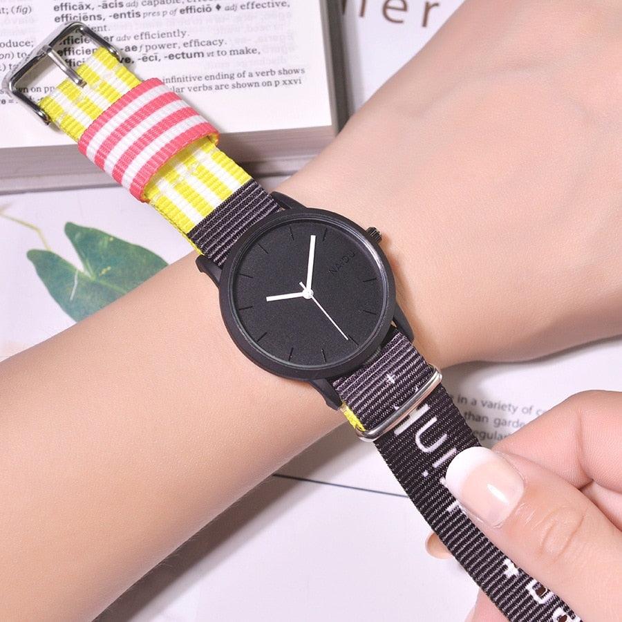 Reloj de Cuarzo para Mujer de Estilo Elegante de Verano con Correa de Nylon