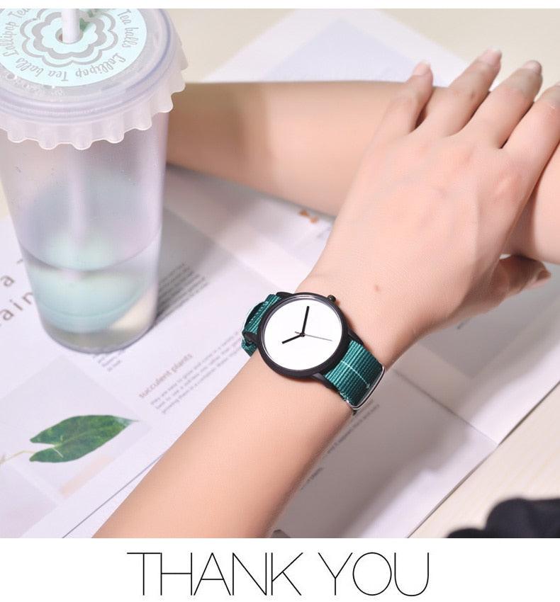 Reloj de Cuarzo para Mujer de Estilo Elegante de Verano con Correa de Nylon