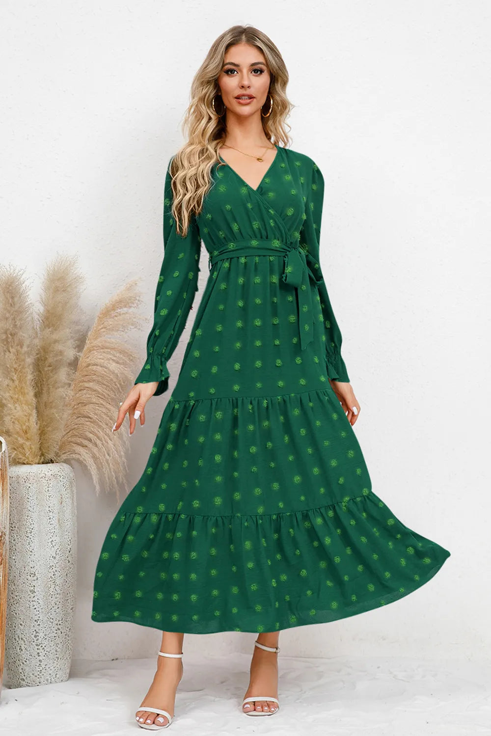 Robe à manches volantées en surplis à pois suisses