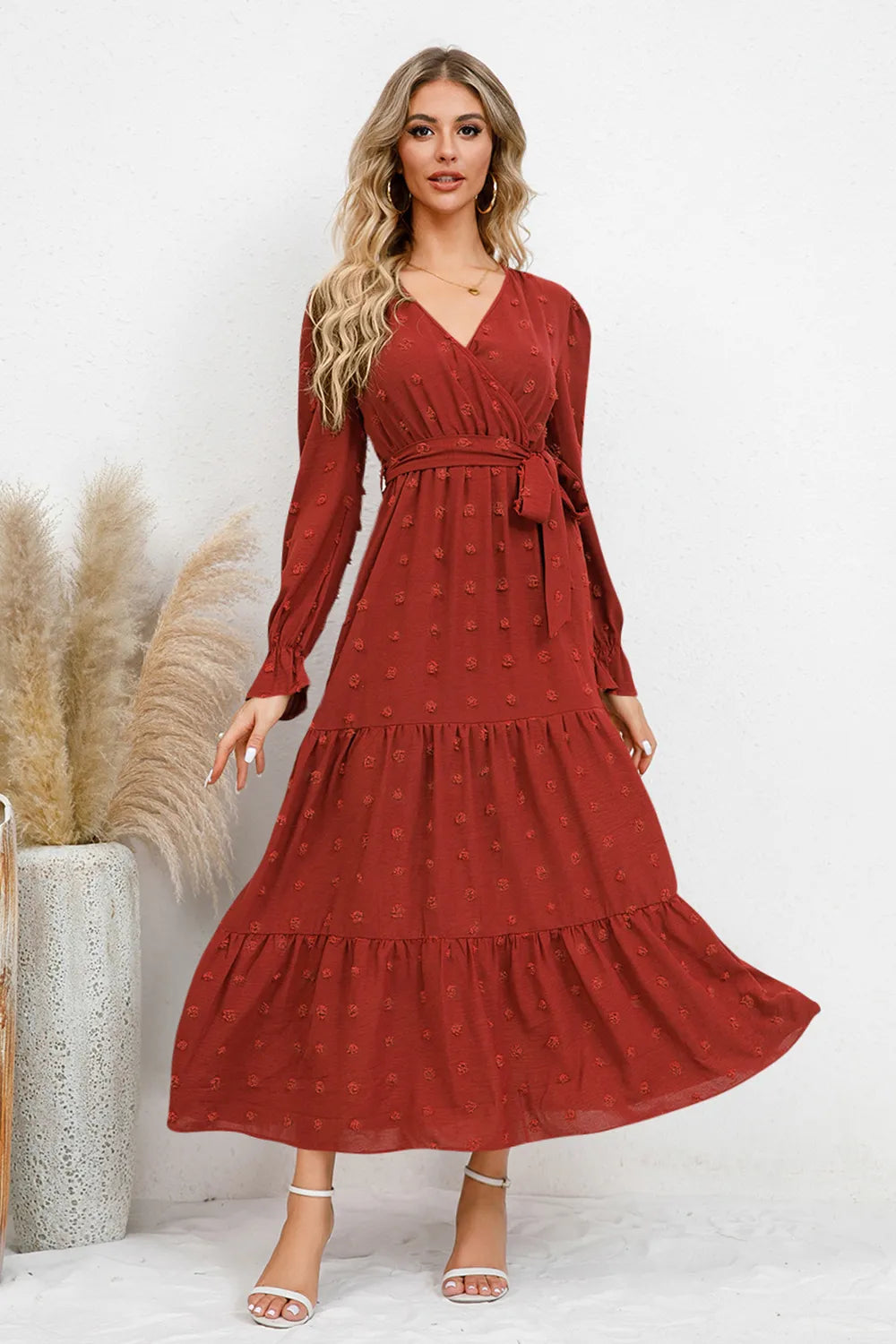 Robe à manches volantées en surplis à pois suisses