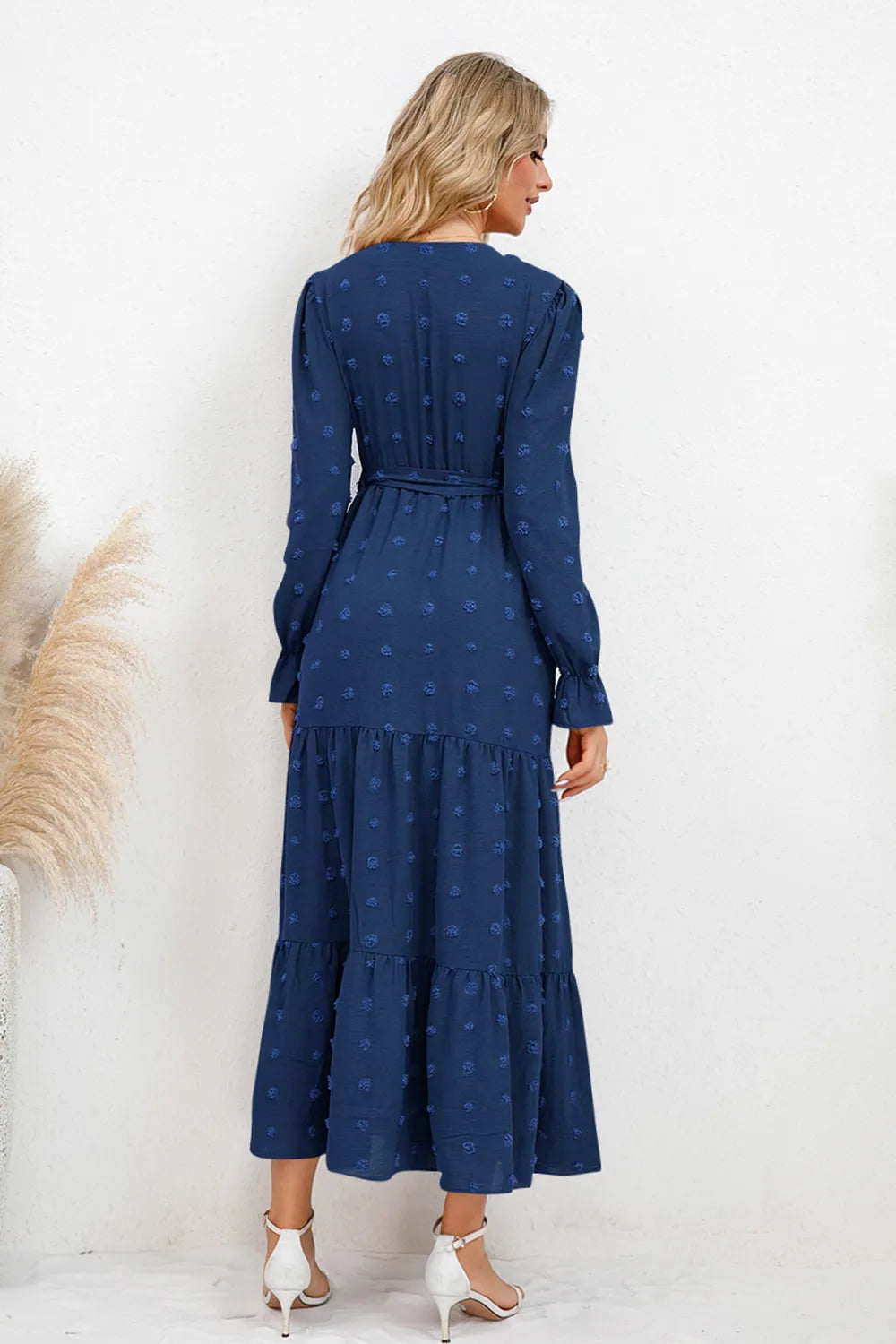 Robe à manches volantées en surplis à pois suisses