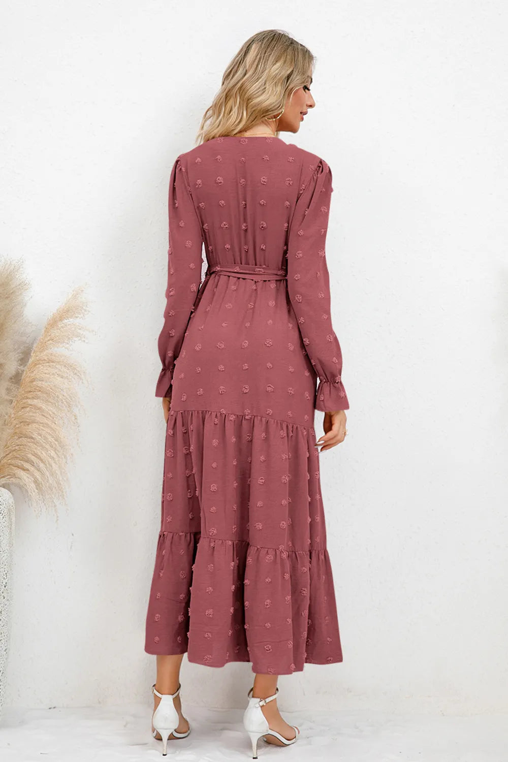 Robe à manches volantées en surplis à pois suisses