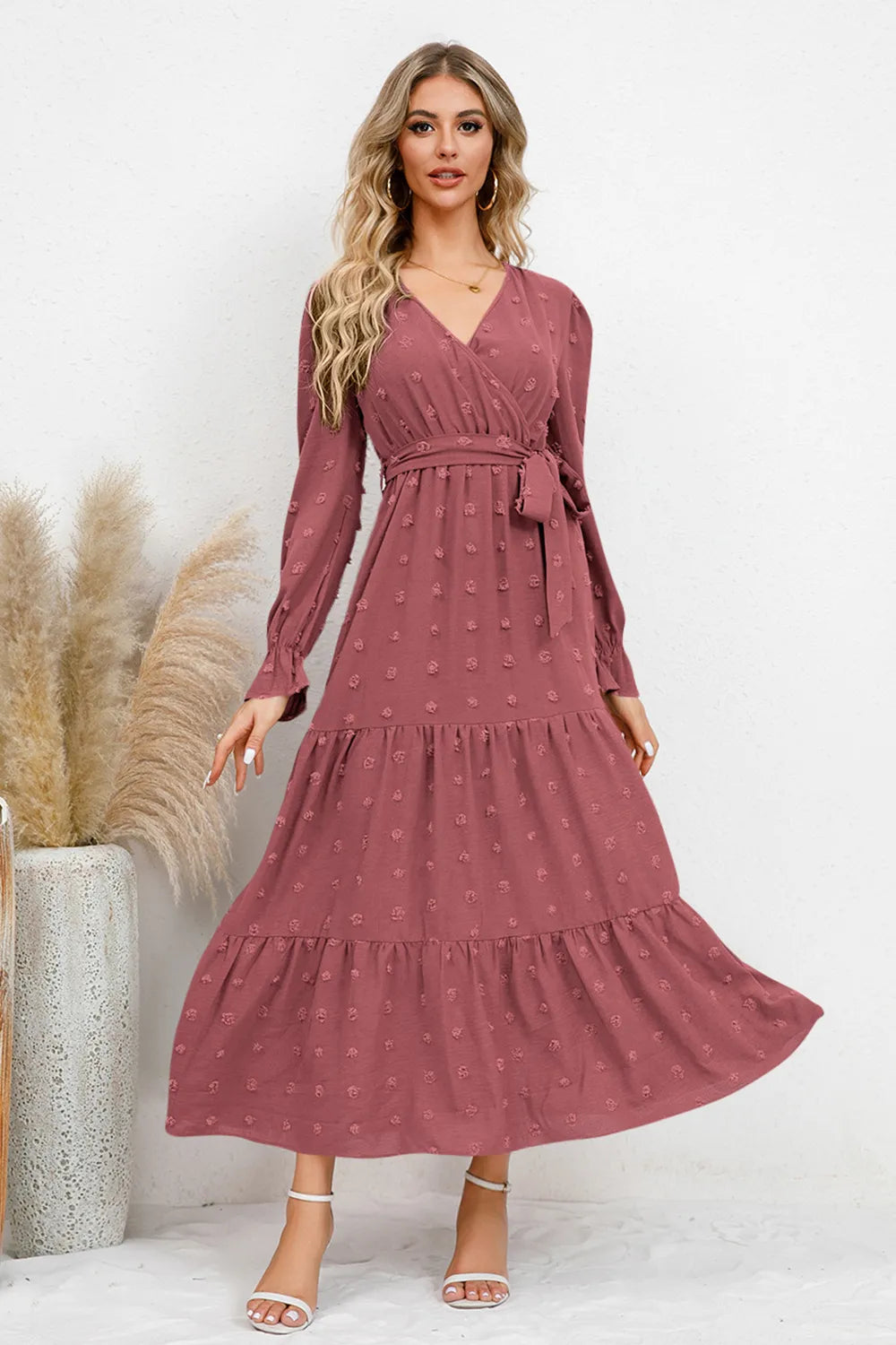 Robe à manches volantées en surplis à pois suisses