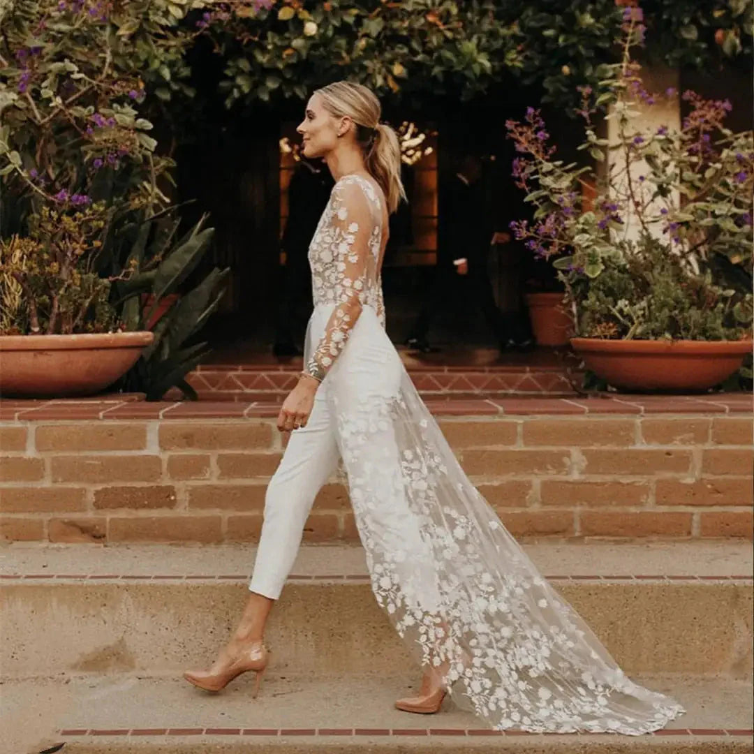 Mono de Boda Elegante para Novias Modernas