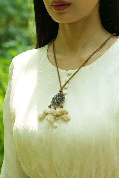 El Mandala Bohemio - Collar de Medallón de Filigrana de Bronce