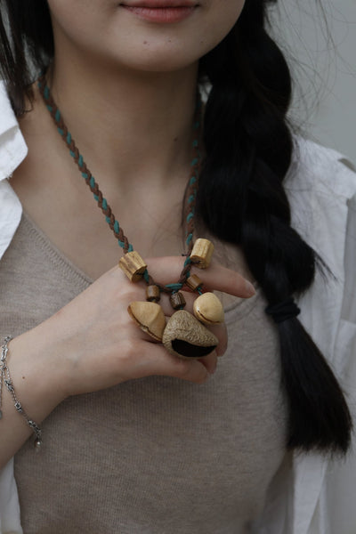 La Armonía del Bosque - Collar de Vaina Natural