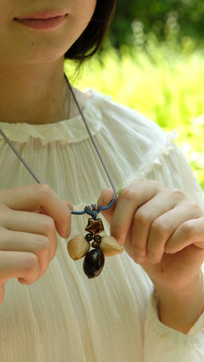 La Estrella Guía - Collar de Colgante de Semilla Natural