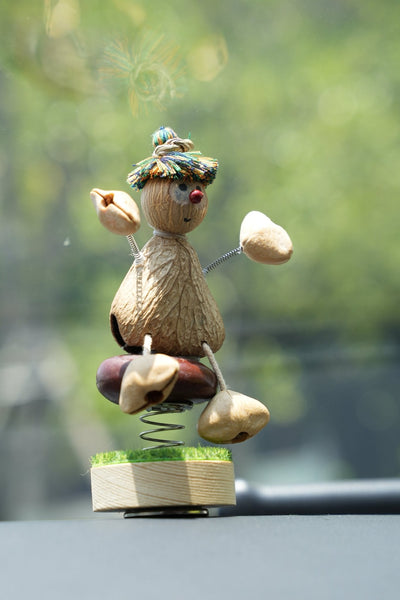 Le Petit Gardien de Noix | Ornement Bobblehead Écologique