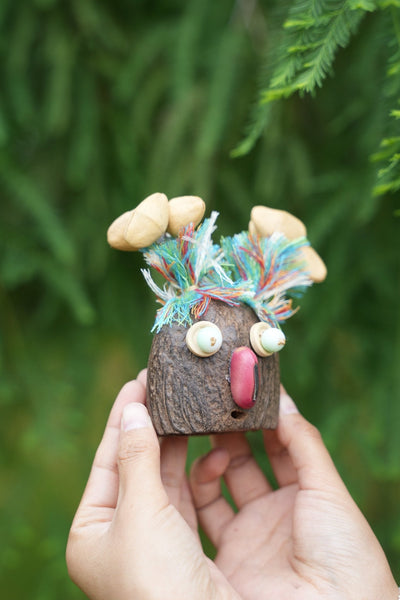 El loro rockero - Figura de pájaro artesanal y funky