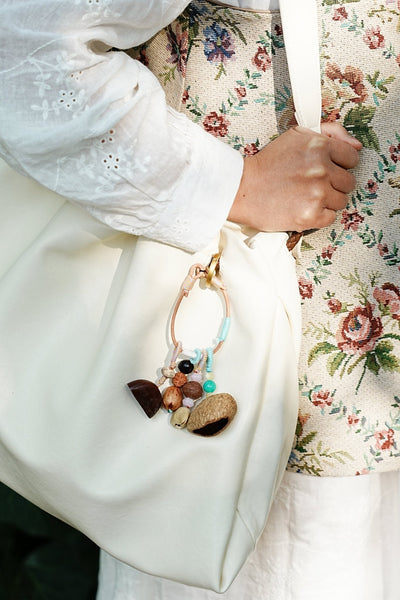 La Brisa de Primavera - Encanto de Bolsa con Concha de Nuez Verde Menta