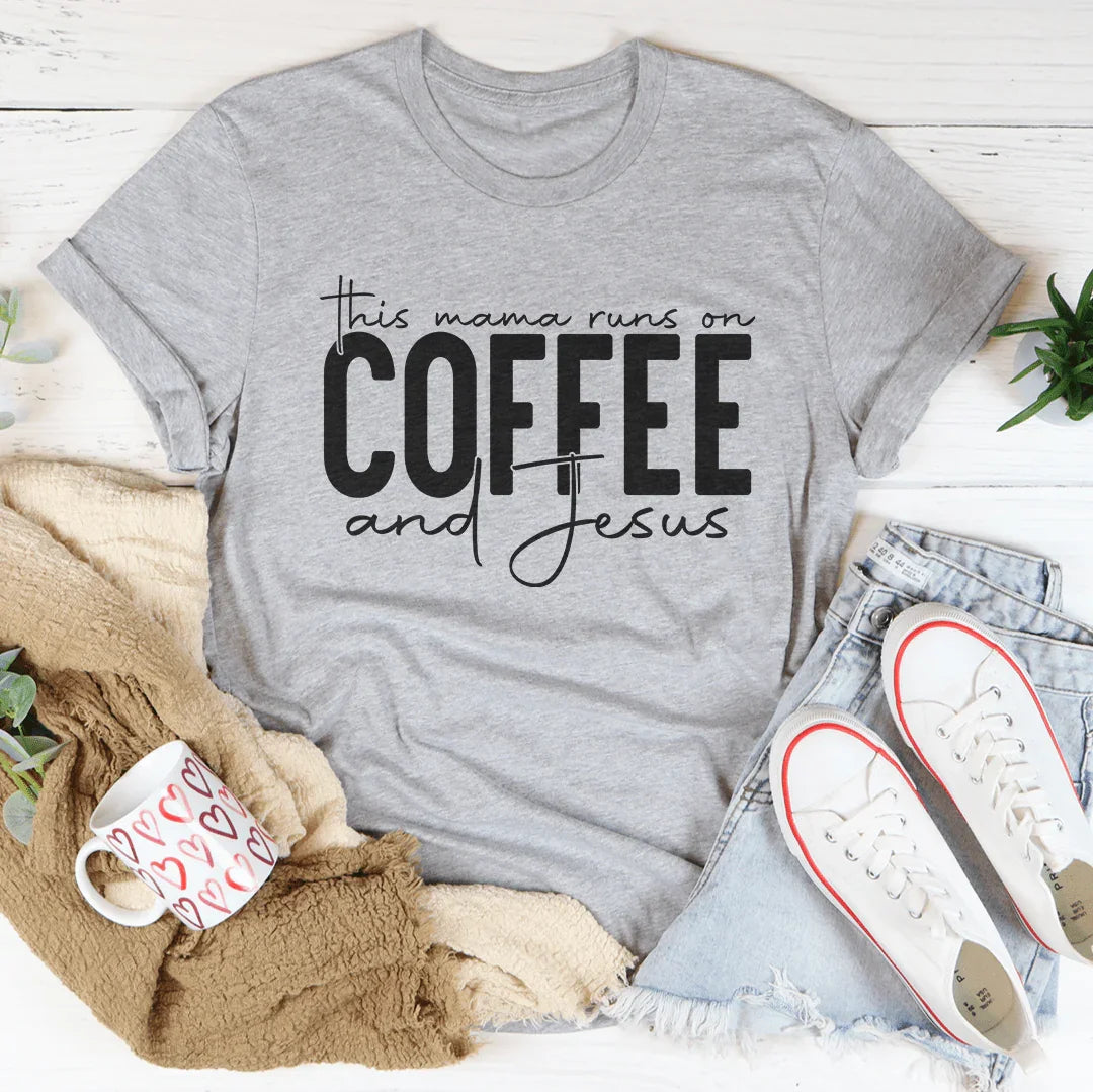 Esta Mamá Funciona Con Café Y Jesús Camiseta