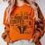 Esta bruja funciona con café y camiseta mágica