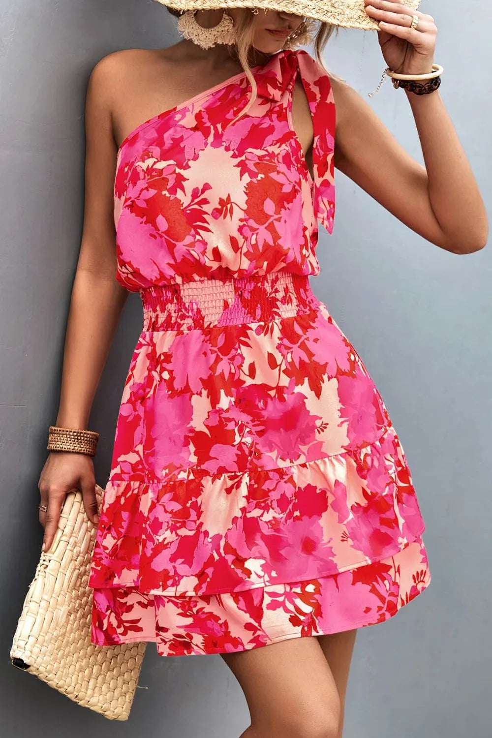 Robe à épaule unique smockée imprimée