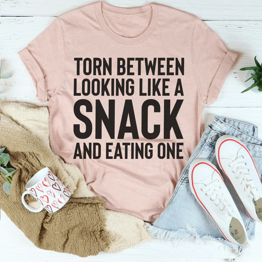 Dividido entre parecer un bocadillo y comer una camiseta