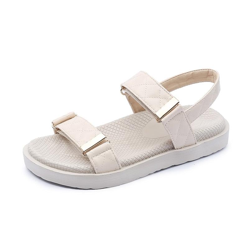 Sandales plates brodées noires tendance pour l'été