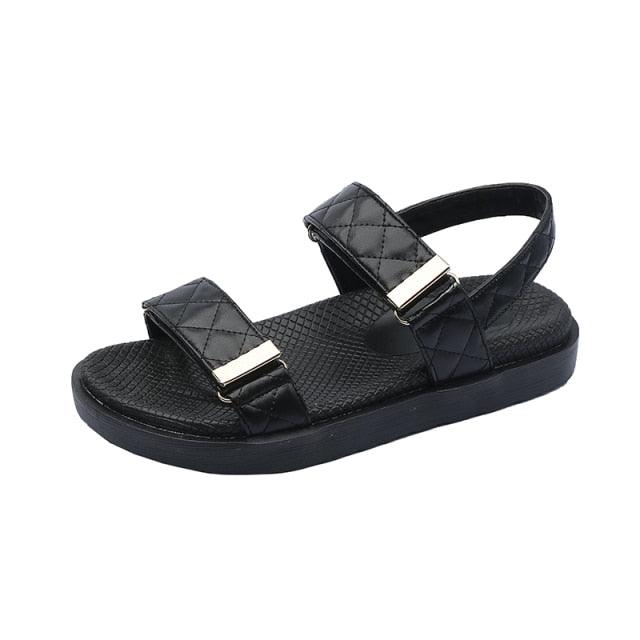 Sandales plates brodées noires tendance pour l'été