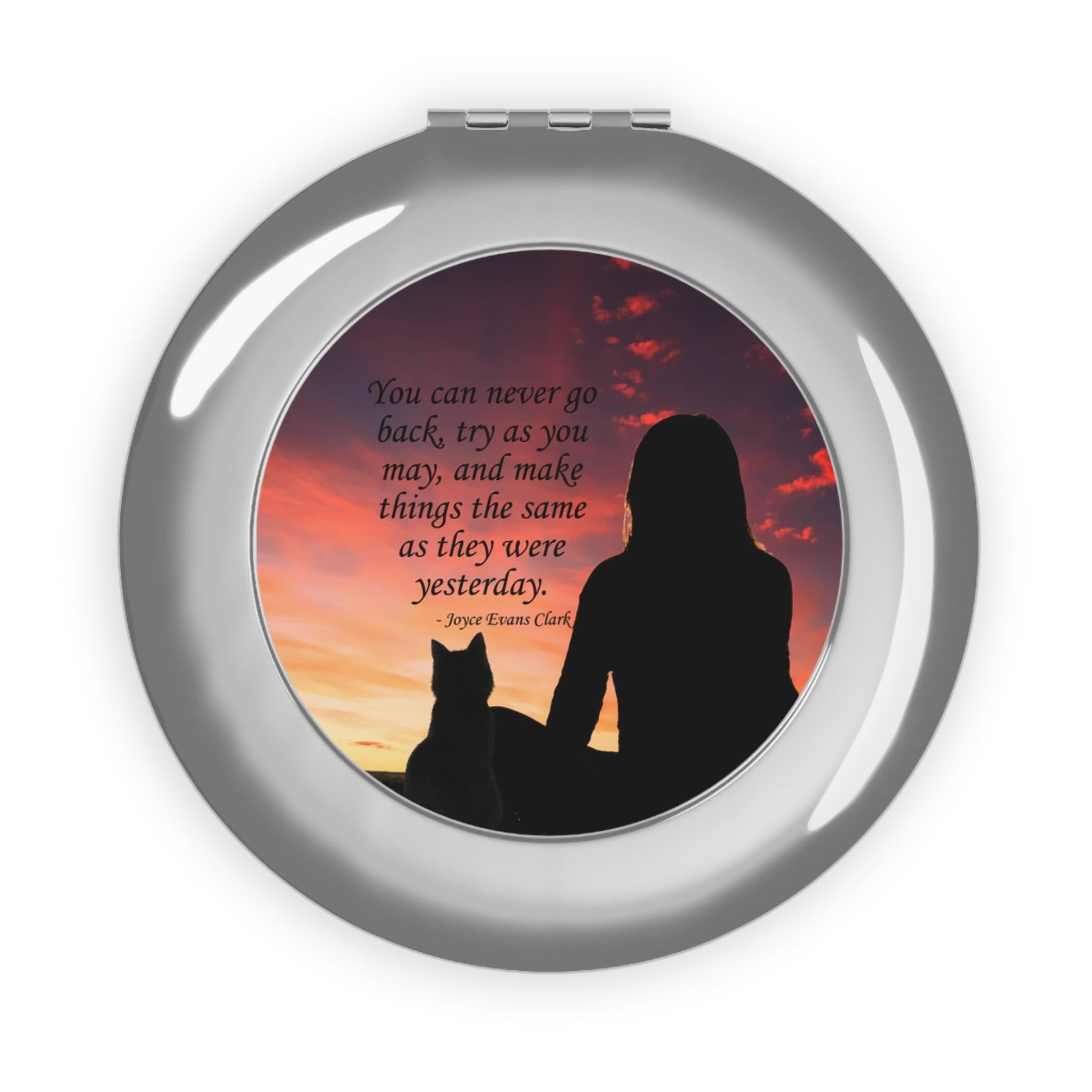 Chic Travel Compact Mirror for On-the-Go Touch-Ups - Korvel