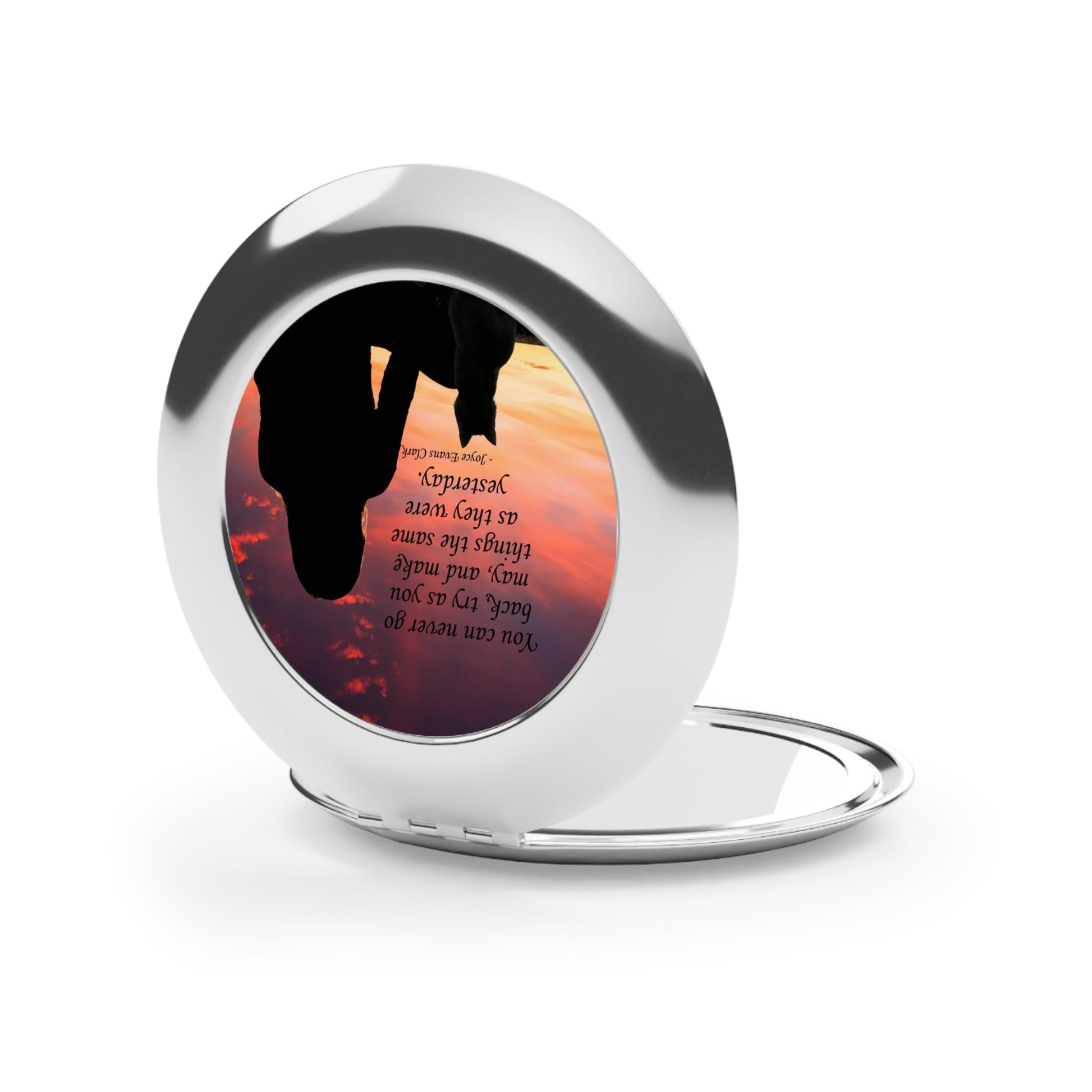 Chic Travel Compact Mirror for On-the-Go Touch-Ups - Korvel