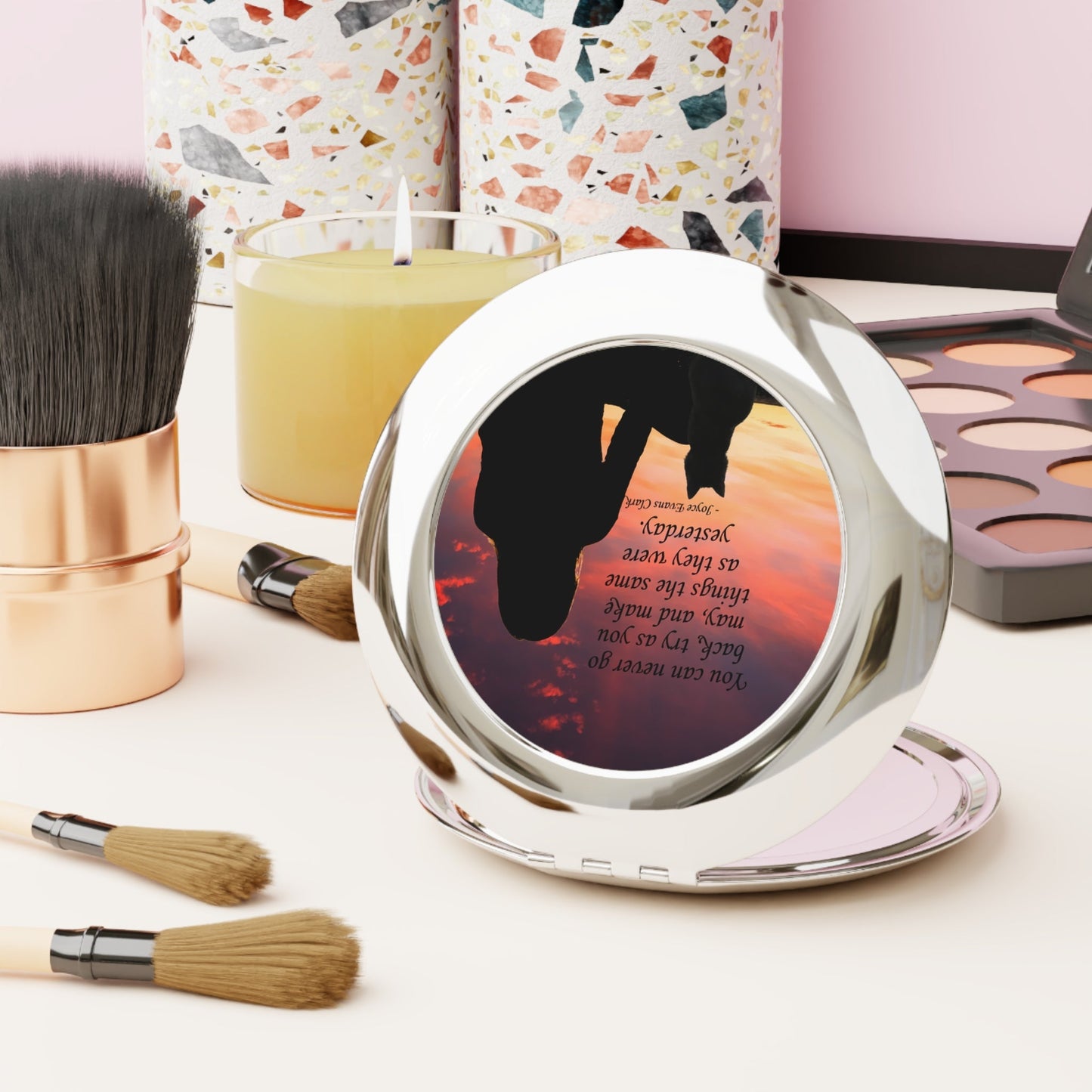 Chic Travel Compact Mirror for On-the-Go Touch-Ups - Korvel