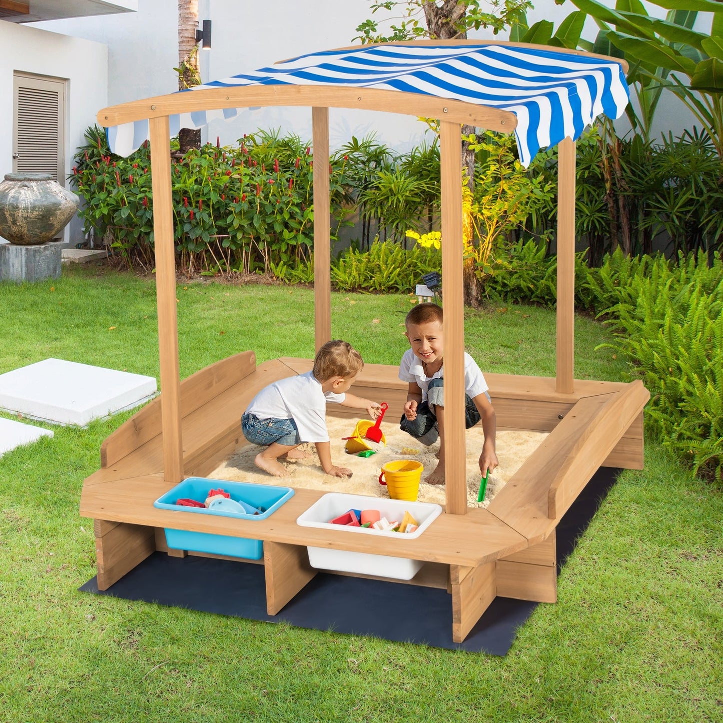Caja de arena de madera para niños con toldo a rayas