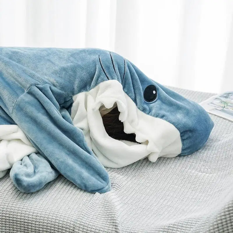 Manta CozyShark - Abraza la Comodidad y la Fantasía