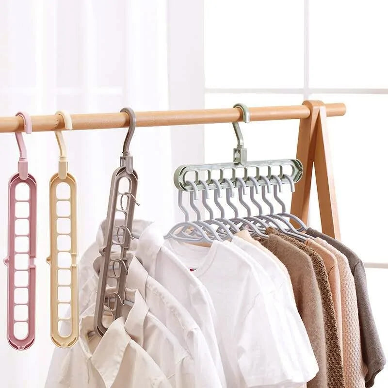 Séchoir à vêtements multi-port pour un rangement efficace