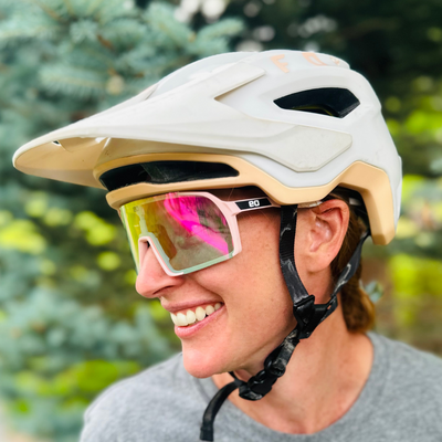 Uno Mas Photochromic Performance Sunglasses