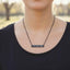 Collier Bar Patte UNTAMED – Attitude Minimaliste de Chat