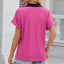 Camiseta suelta de manga corta con cuello en V y contraste para mujeres