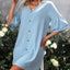 Robe mini élégante à col en V et manches courtes en bleu clair
