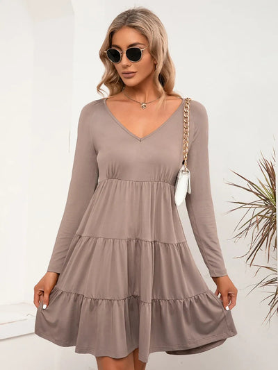 Robe à manches longues à col en V avec volants