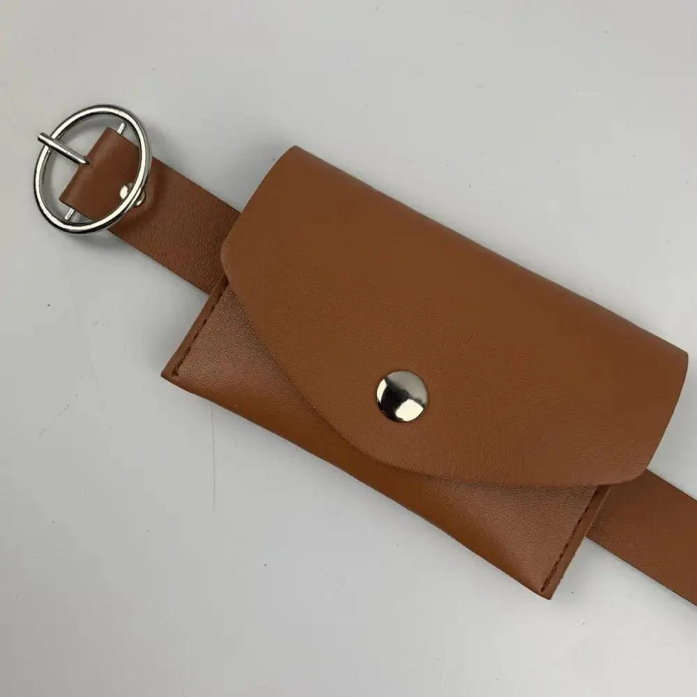Ceinture en cuir PU vintage élégante avec design de boucle unique