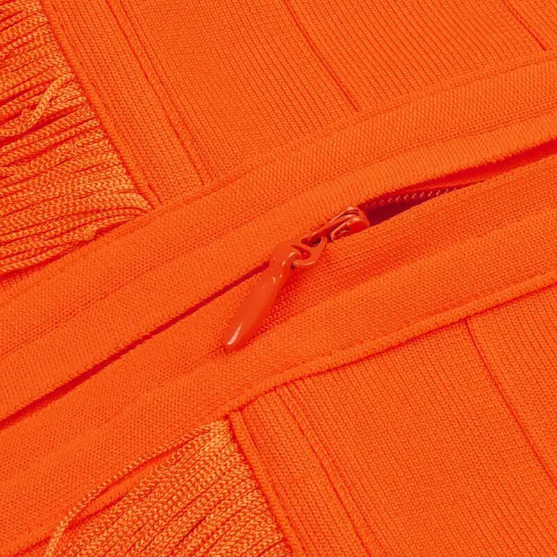 Robe dos nu à col halter avec franges