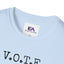 Camiseta Unisex V.O.T.E. - Muy Opinado, Totalmente Comprometido