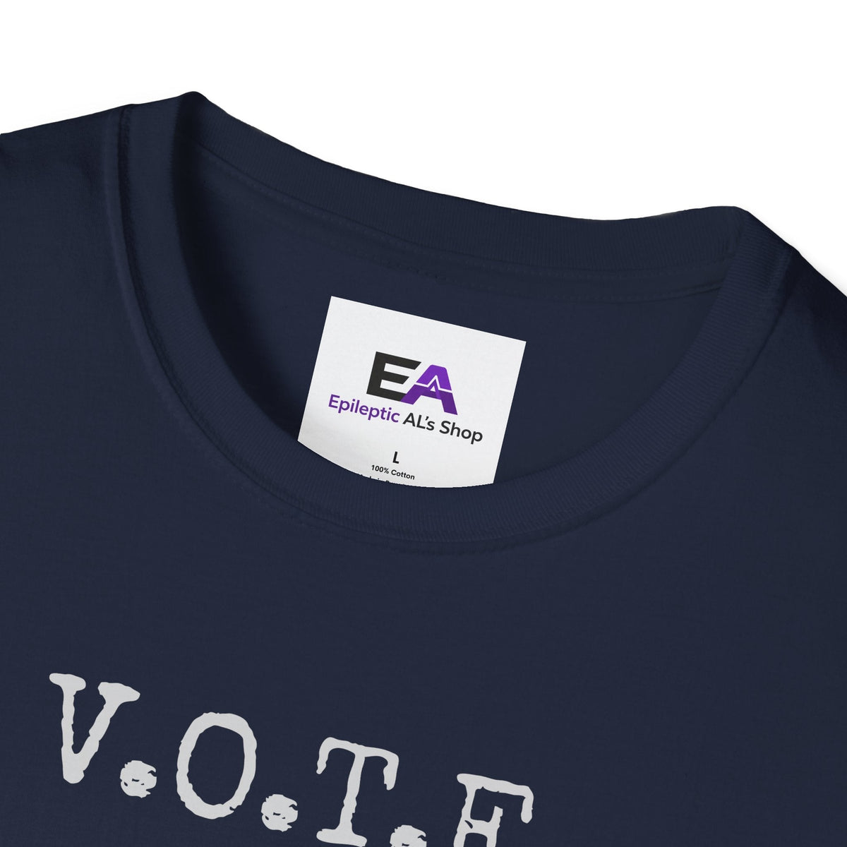 Camiseta Unisex V.O.T.E. - Muy Opinado, Totalmente Comprometido