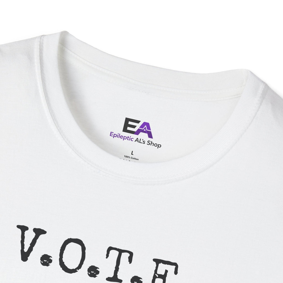 Camiseta Unisex V.O.T.E. - Muy Opinado, Totalmente Comprometido